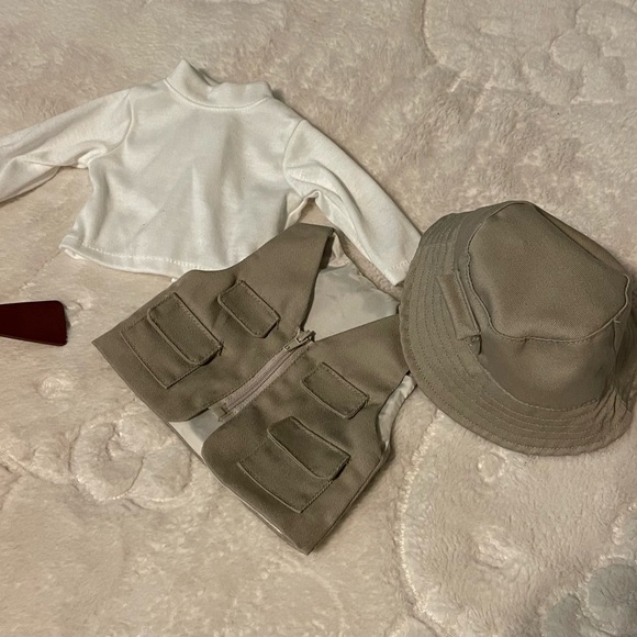 The Queen’s Treasure (American Girl) Fishing Boat with Accessories - Picture 5 of 9